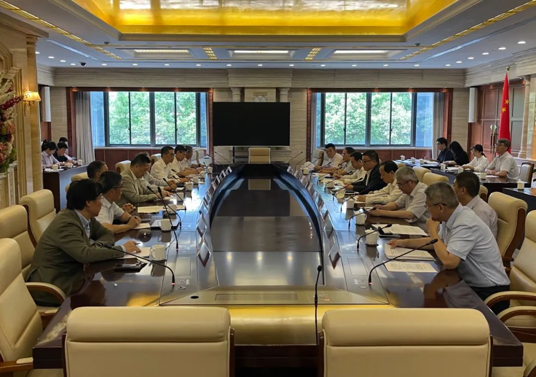 我市召开“十五五”规划专家座谈会，8位专家为上海发展出谋划策